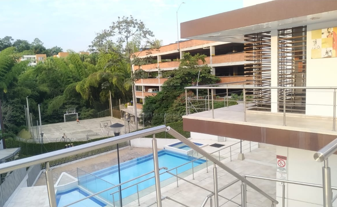 VENDO APARTAMENTO EN AV SUR, SECTOR CORALES 68 M2