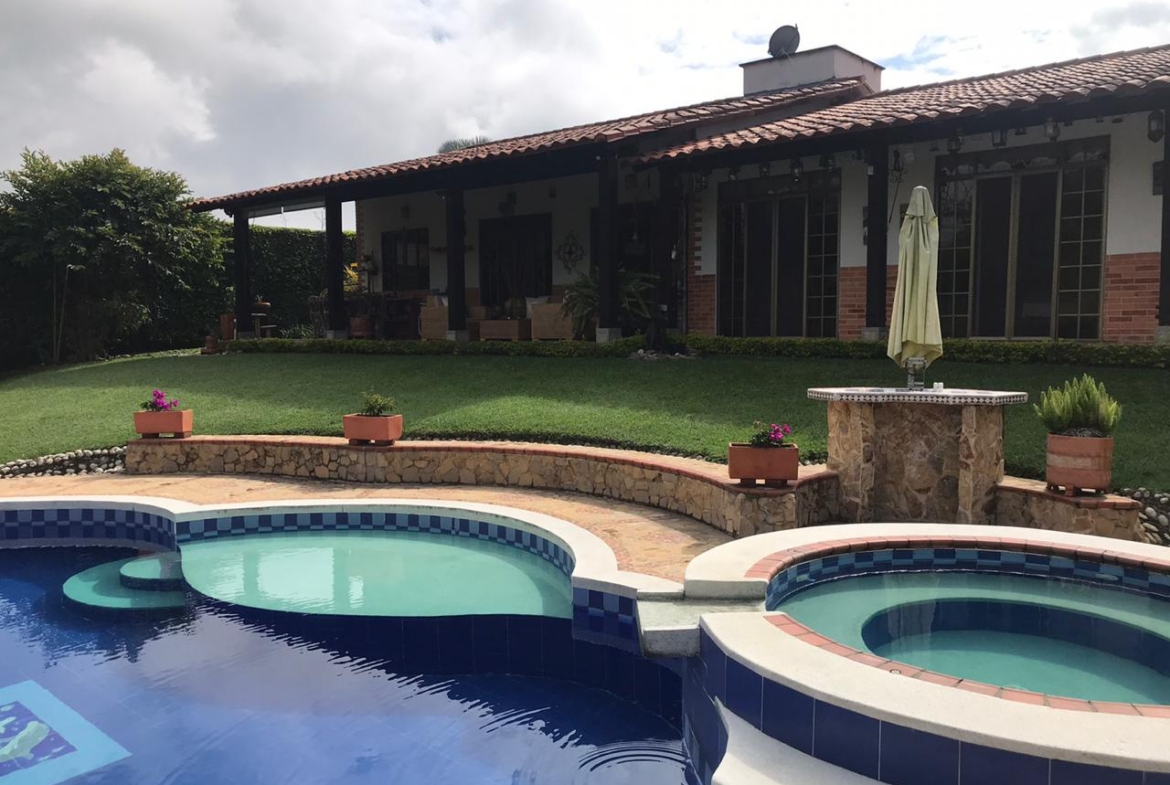 VENDE CASA CAMPESTRE SECTOR CERRITOS