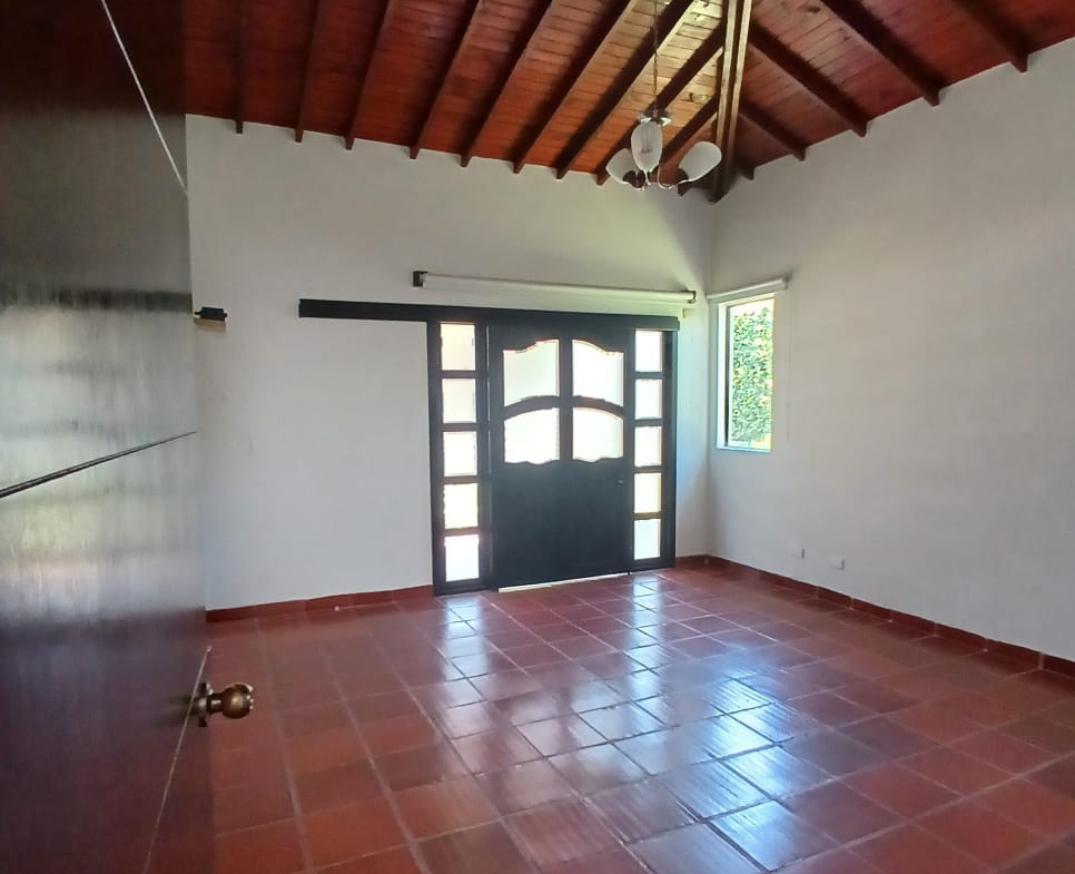 VENDO CASA CAMPESTRE VIA CERRITOS LA VIRGINIA
