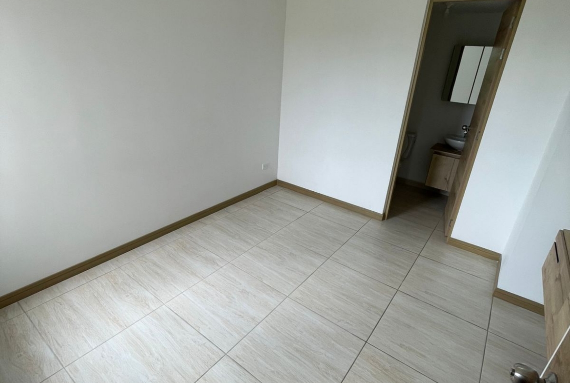 SE VENDE APARTAMENTO EN C.R SENDEROS DE SAN SILVESTRE