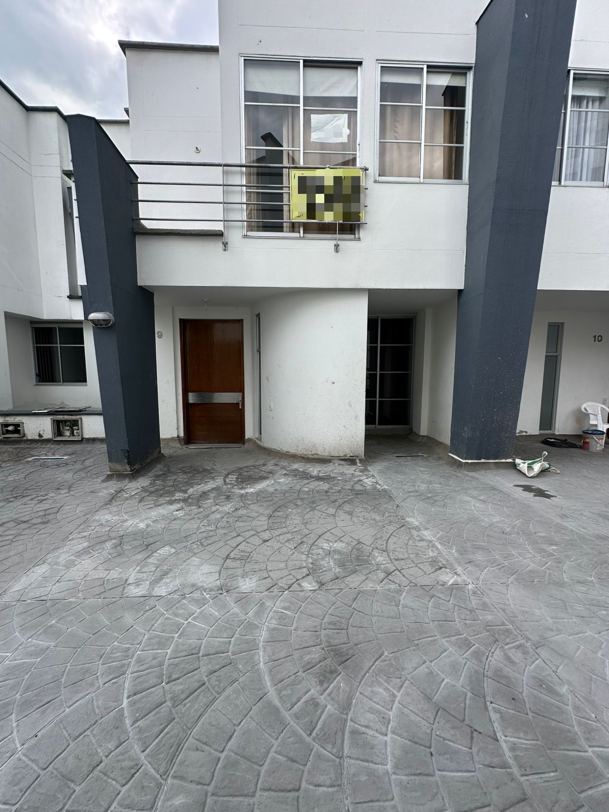 SE RENTA CASA EN SECTOR PINARES