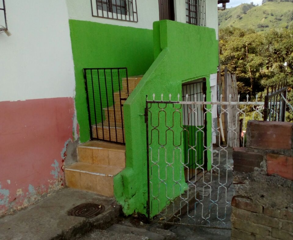 VENTA CASA LOTE SANTAROSA DE CABAL