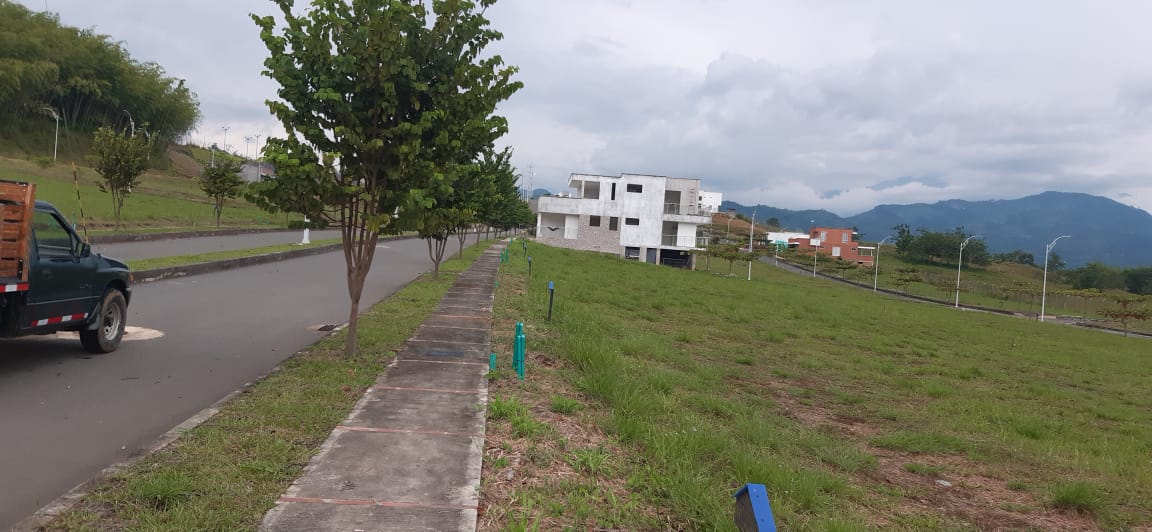 VENDO LOTE EN CONDOMINIO EN VITERBO