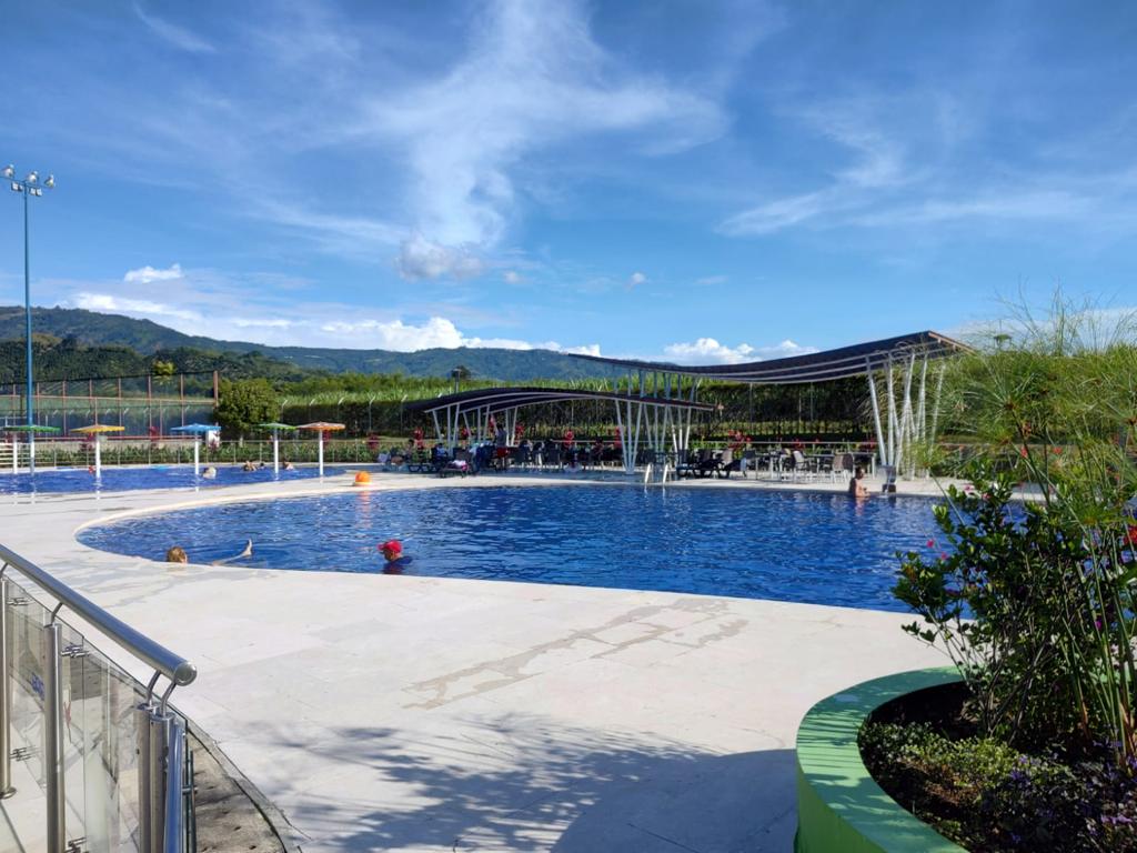VENDO LOTE EN CONDOMINIO EN VITERBO CALDAS