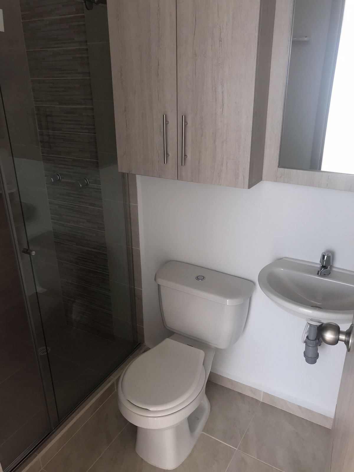 ARRIENDO APTO EN LA VIA CONDINA PALO VERDE PER