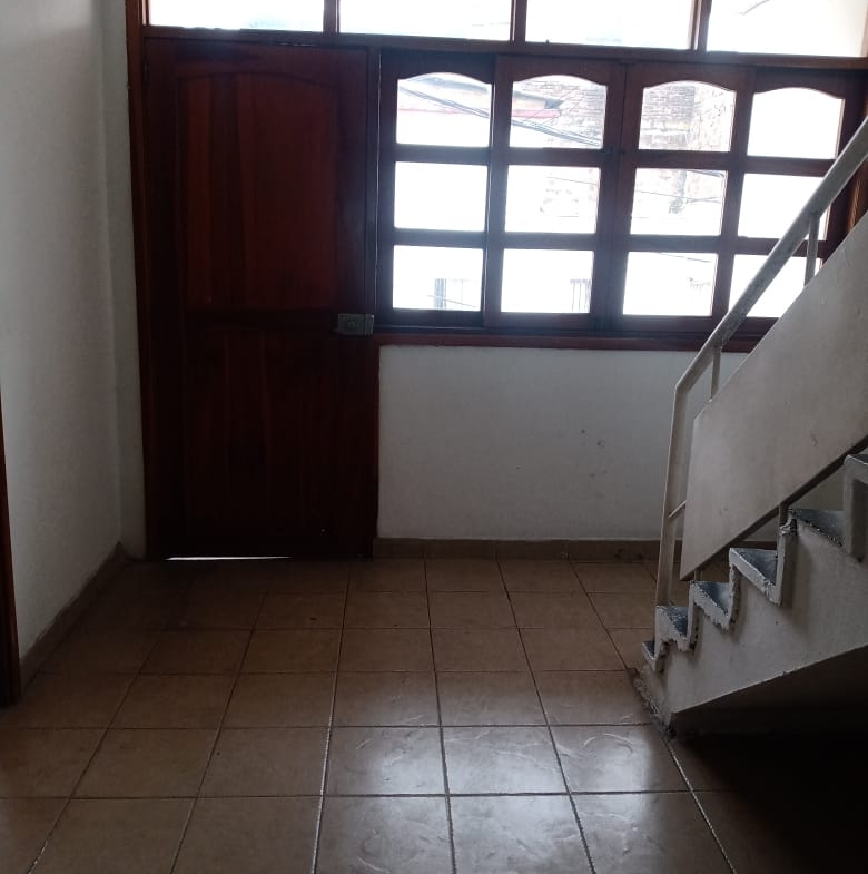 VENDO CASA CON LOCALES CERCA AL CENTRO EN PEREIRA