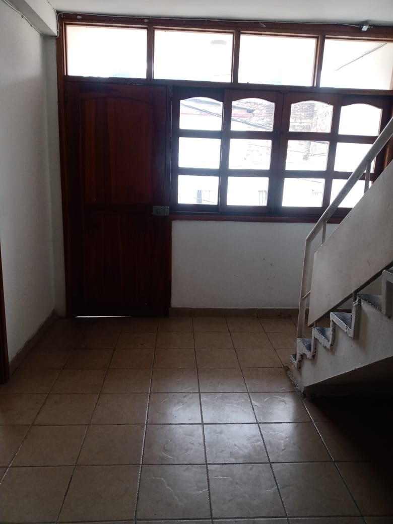 30507320230726032441 VENDO CASA CON LOCALES CERCA AL CENTRO EN PEREIRA