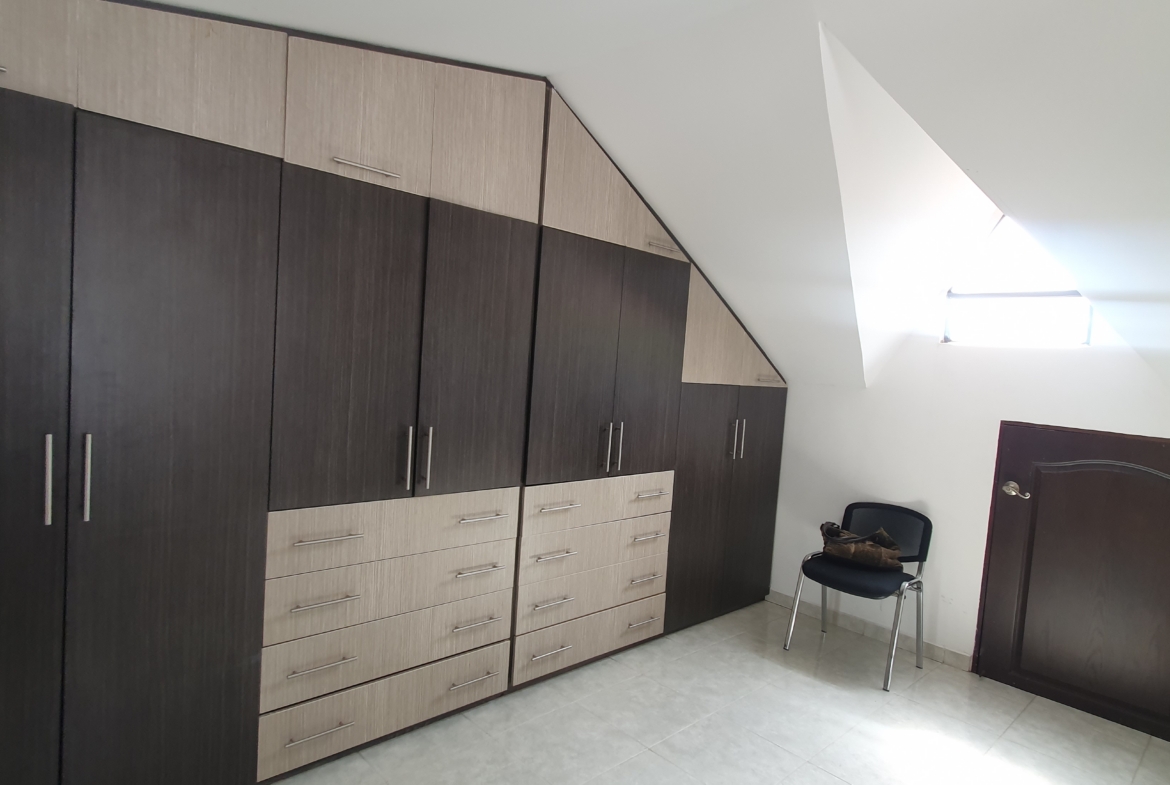 CASA EN VENTA AVENIDA SUR SECTOR HOME CENTER
