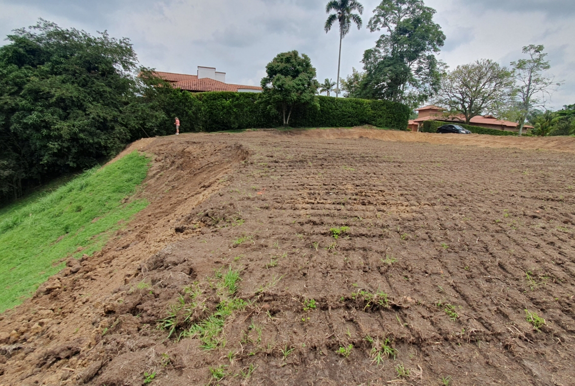 EN VENTA LOTE CERRITOS MALABAR PEREIRA