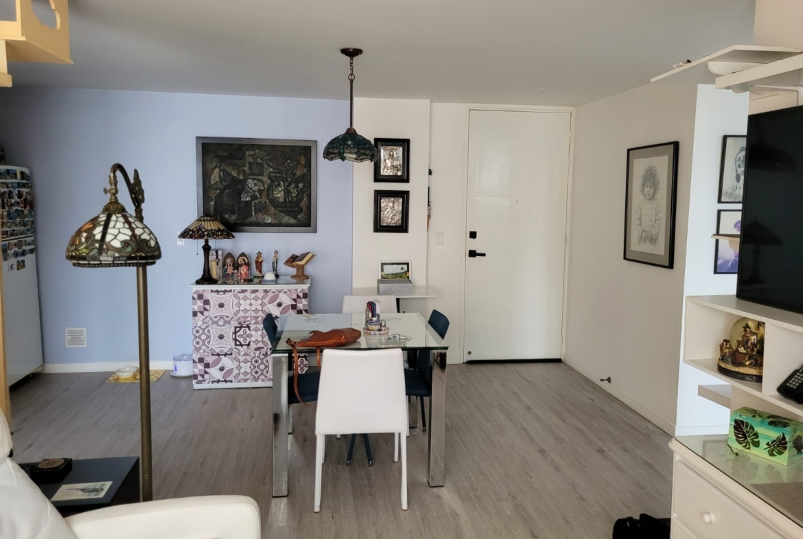 VENDO APARTAESTUDIO EN PINARES FRENTE A MEGACENTRO