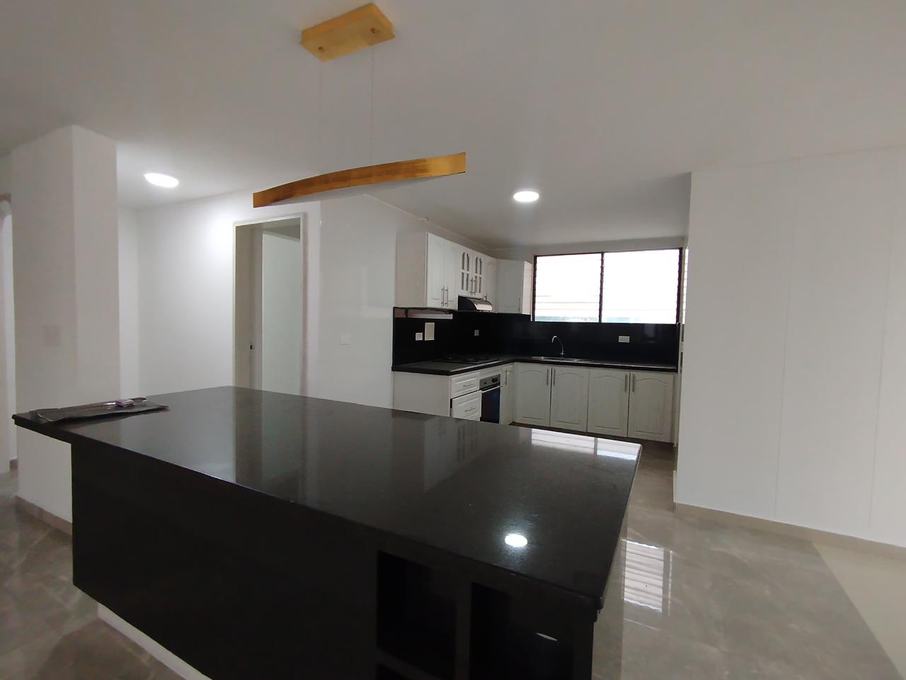 SE VENDE APARTAMENTO EN ALAMOS