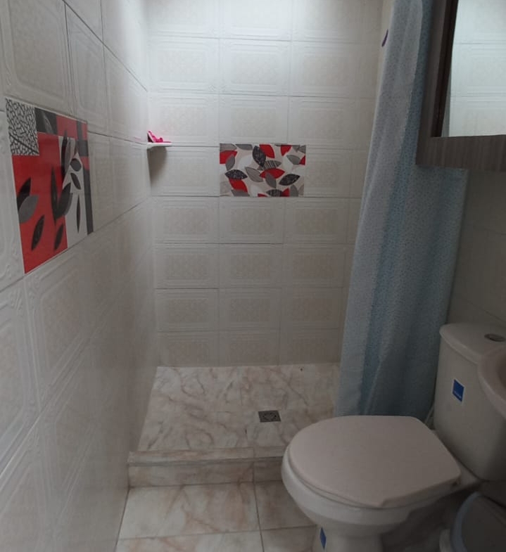 SE VENDE CASA DE TRES PISOS EN SAMARIA