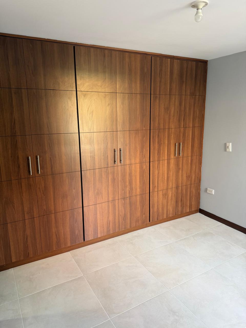 30507320260425051523 SE VENDE APARTAMENTO AV SUR, CORALES 3 ALCOBAS