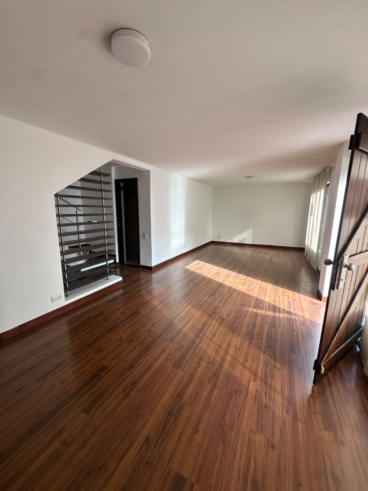 VENDO CASA EN SECTOR CIRCUNVALAR