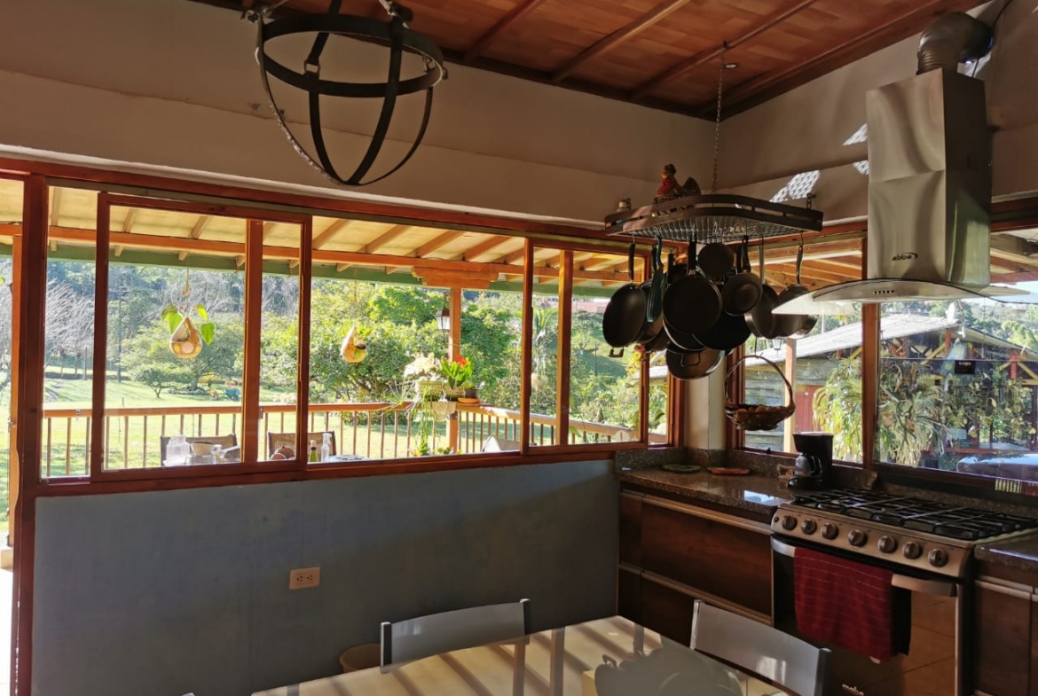 VENDO HERMOSA FINCA DE 10.000 M2 a 5 MIN DEL CRUCERO DE COMBIA