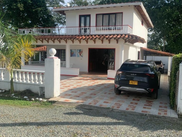 VENTA DE CASA CAMPESTRE EN VITERBO