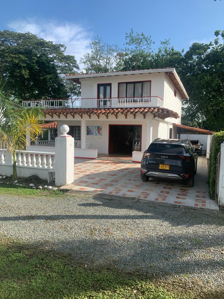 VENTA DE CASA CAMPESTRE EN VITERBO