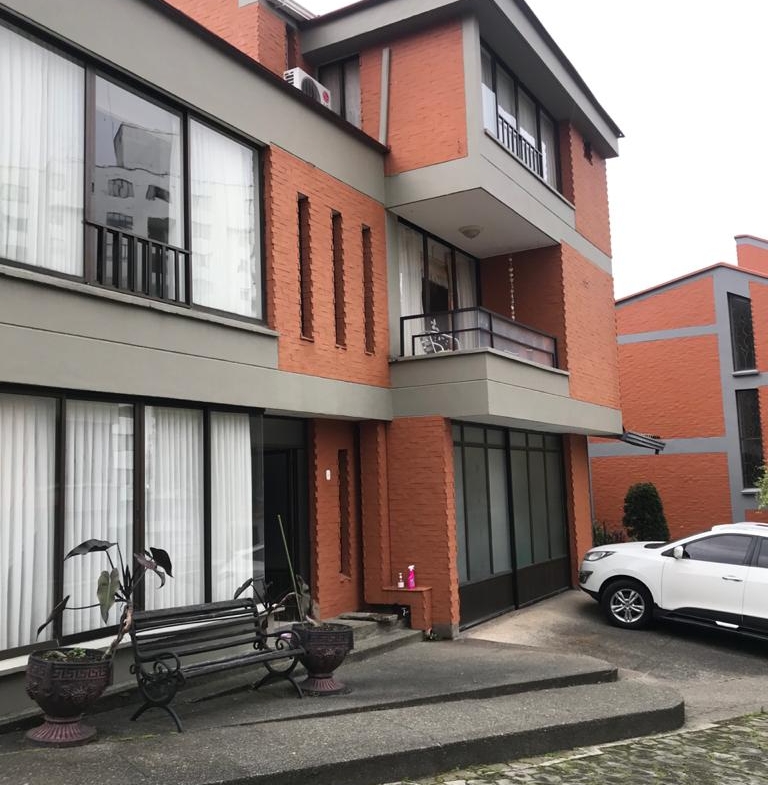 VENTA DE CASA EN PINARES