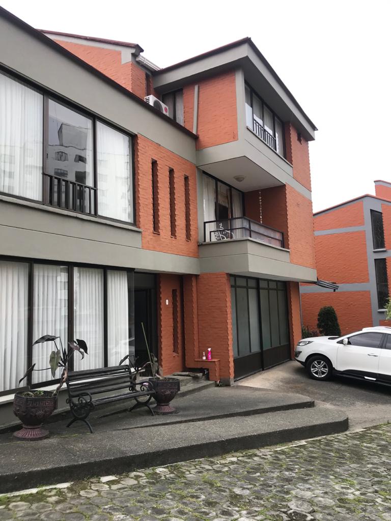 VENTA DE CASA EN PINARES
