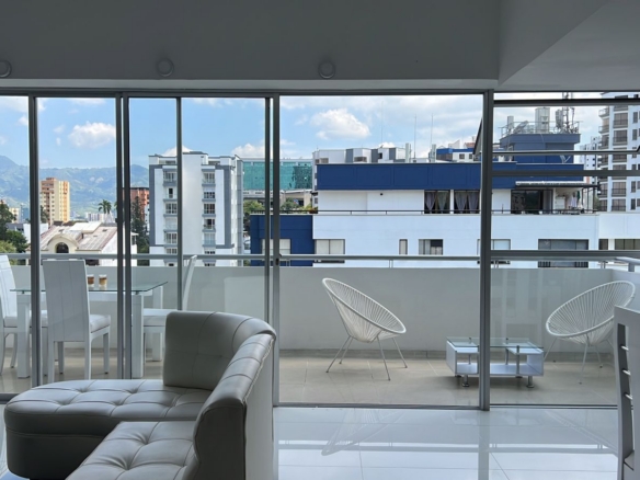 VENDO PENT HOUSE DUPLEX EN EXCLUSIVO SECTOR DE PINARES