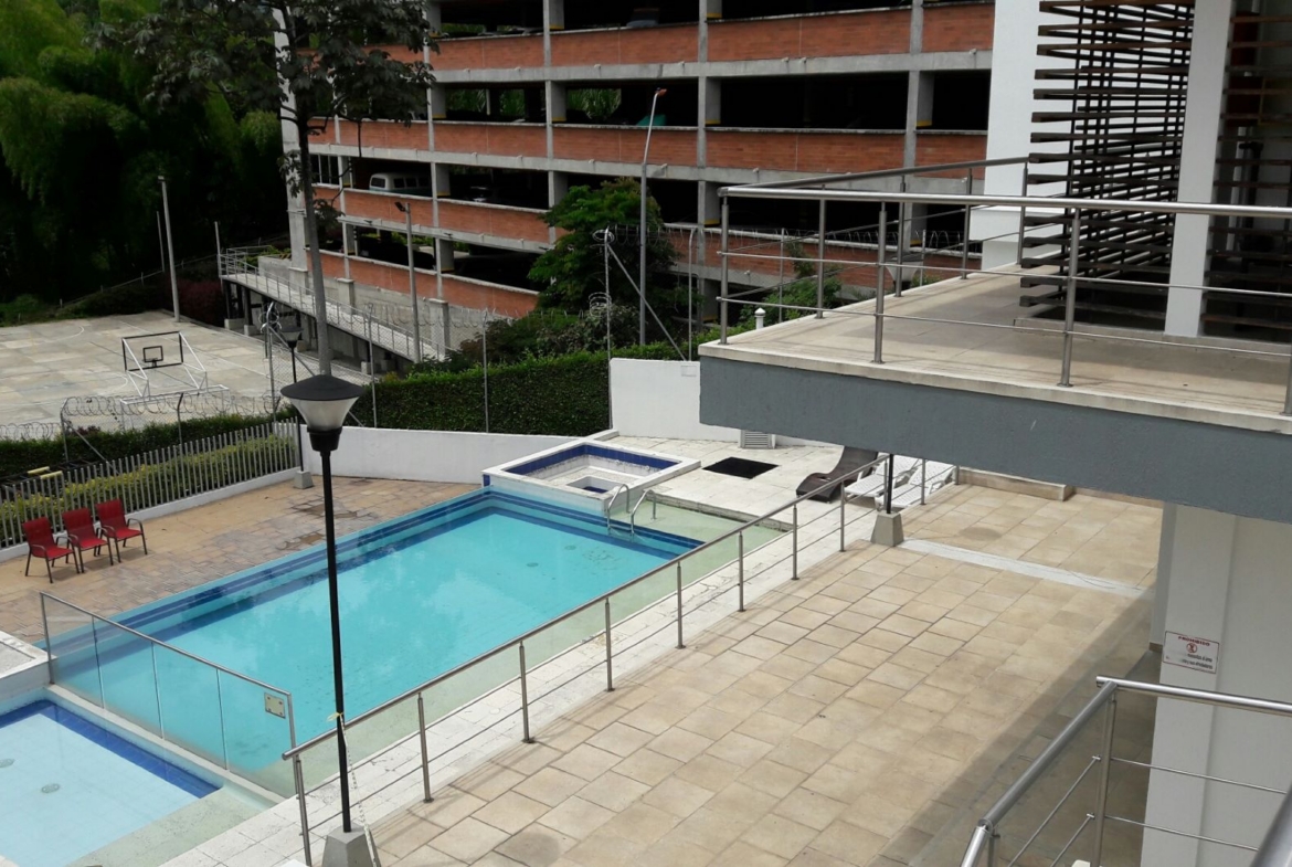 EN VENTA APARTAMENTO DUPLEX AV SUR SECTOR CORALES