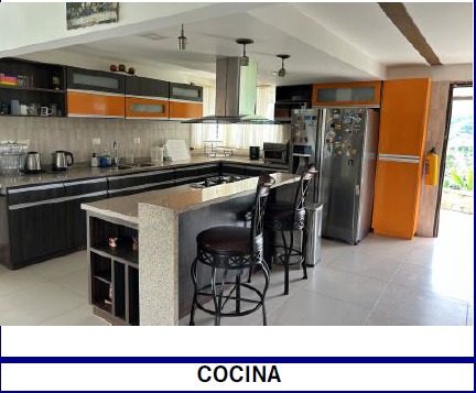 SE VENDE AMPLIA CASA CAMPESTRE VÍA PEREIRA – ARMENIA