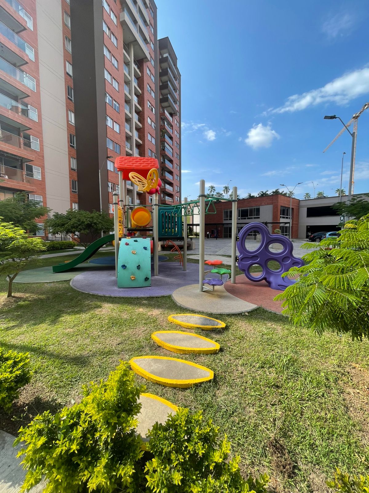 SE VENDE APARTAMENTO EN C.R SENDEROS DE SAN SILVESTRE