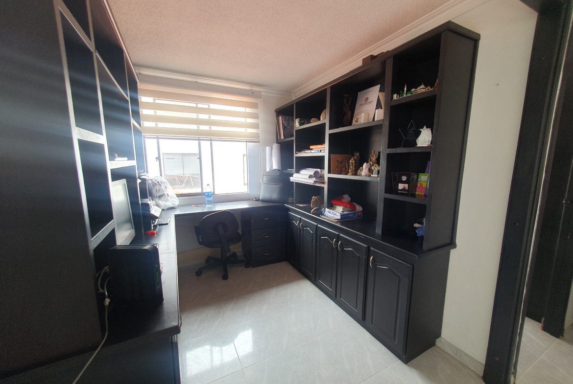 CASA EN VENTA AVENIDA SUR SECTOR HOME CENTER