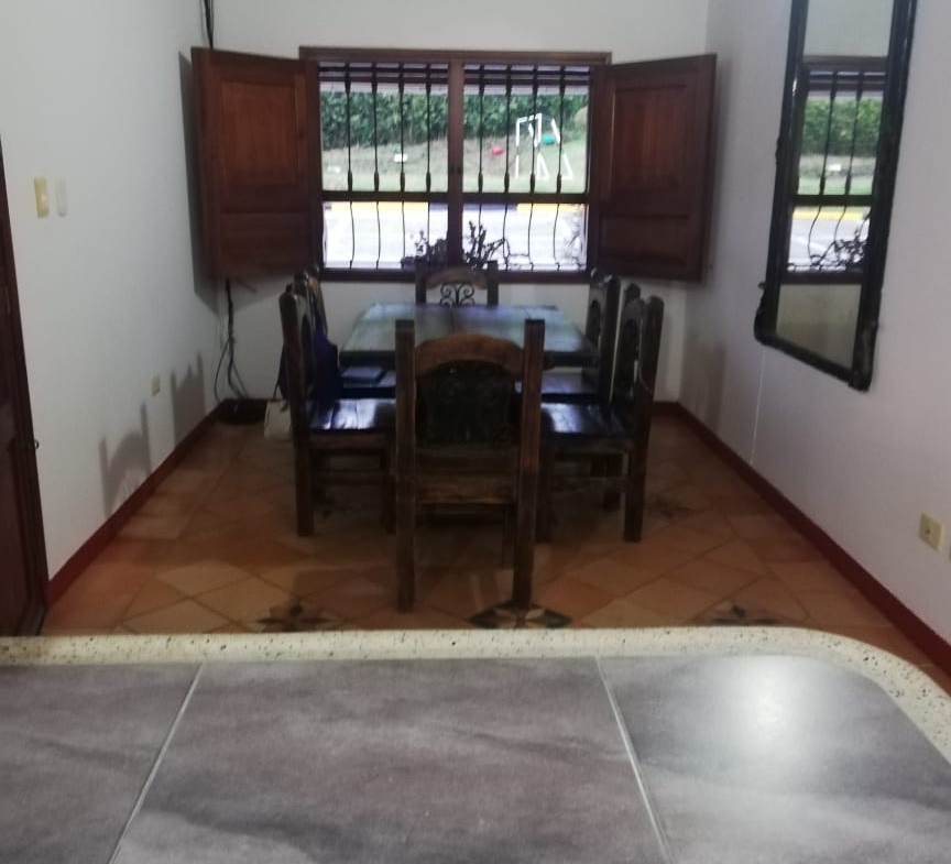 SE VENDE HERMOSA FINCA DE RECREO VIA A ARMENIA