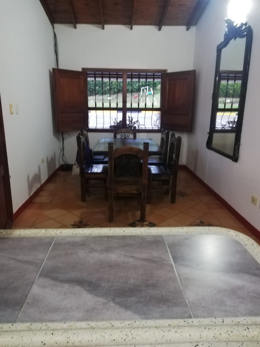 SE VENDE HERMOSA FINCA DE RECREO VIA A ARMENIA
