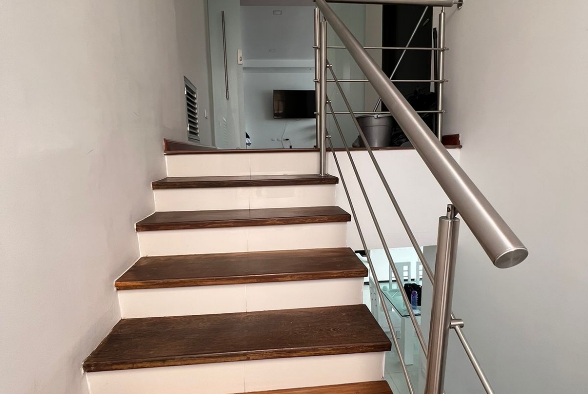 VENDO PENT HOUSE DUPLEX EN EXCLUSIVO SECTOR DE PINARES