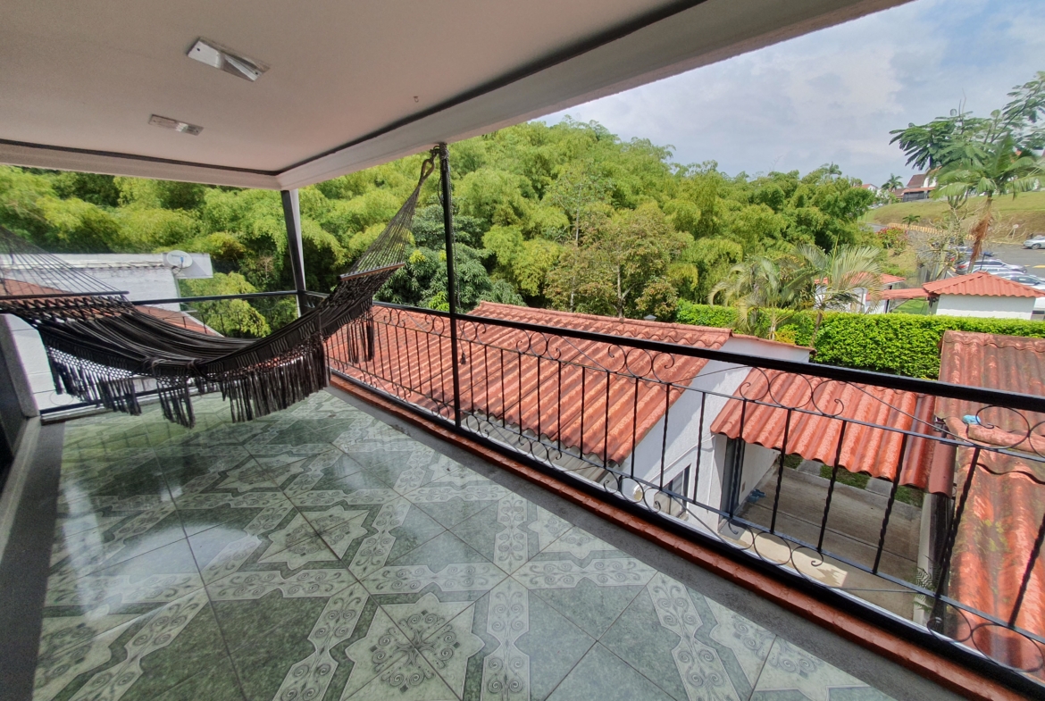 CASA EN VENTA AVENIDA SUR SECTOR HOME CENTER