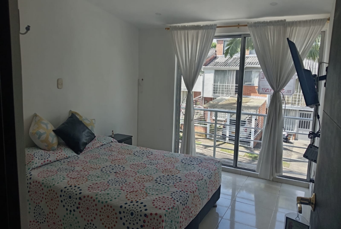 VENDO CASA DÚPLEX CON LOCAL EN SECTOR VILLA VERDE