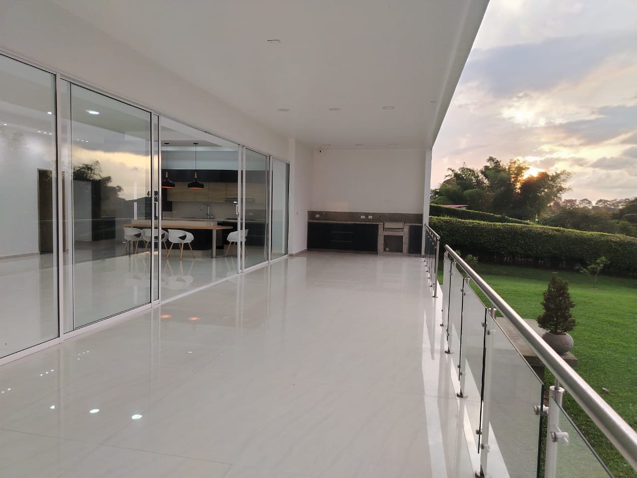 VENDO CASA CAMPESTRE VIA ARMENIA