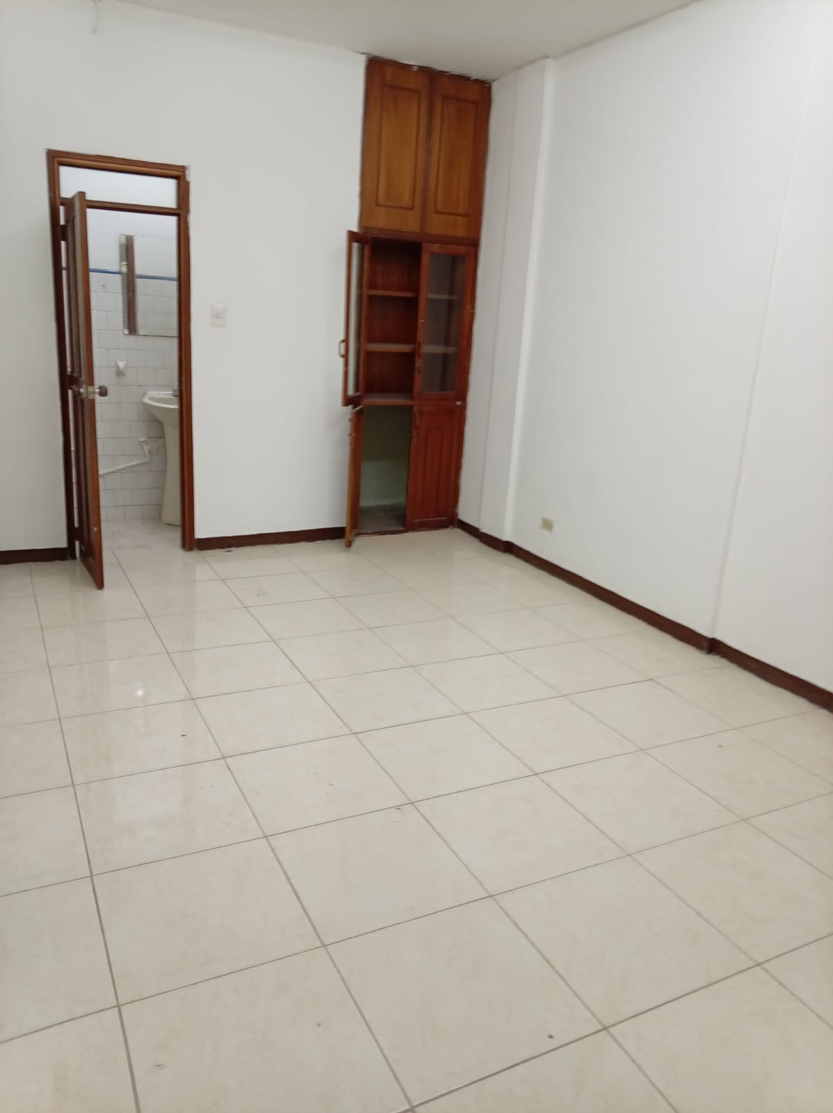 305073520260507104451 LOCAL EN EL CENTRO PARA LA RENTA