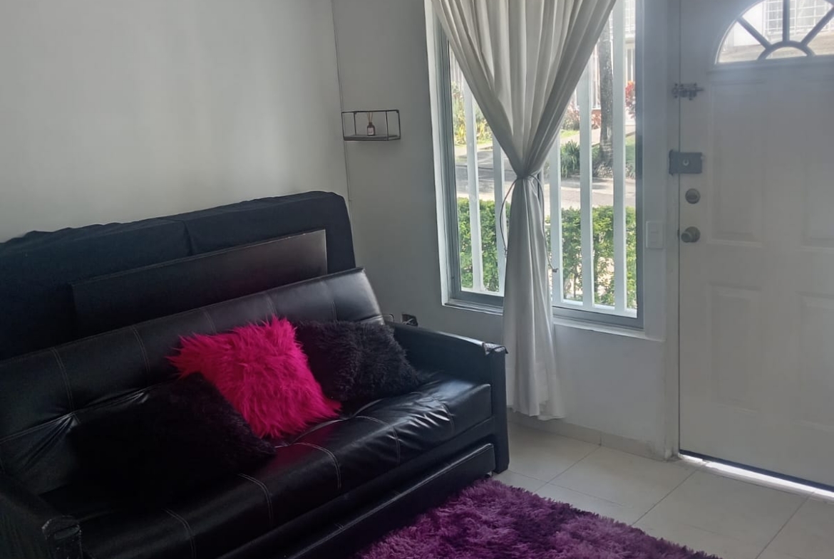 VENDO CASA DÚPLEX CON LOCAL EN SECTOR VILLA VERDE