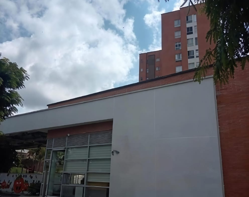 RENTO APARTAMENTO EN CONJUNTO CERRADO VÍA CERRITOS