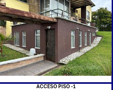 SE VENDE AMPLIA CASA CAMPESTRE VÍA PEREIRA – ARMENIA