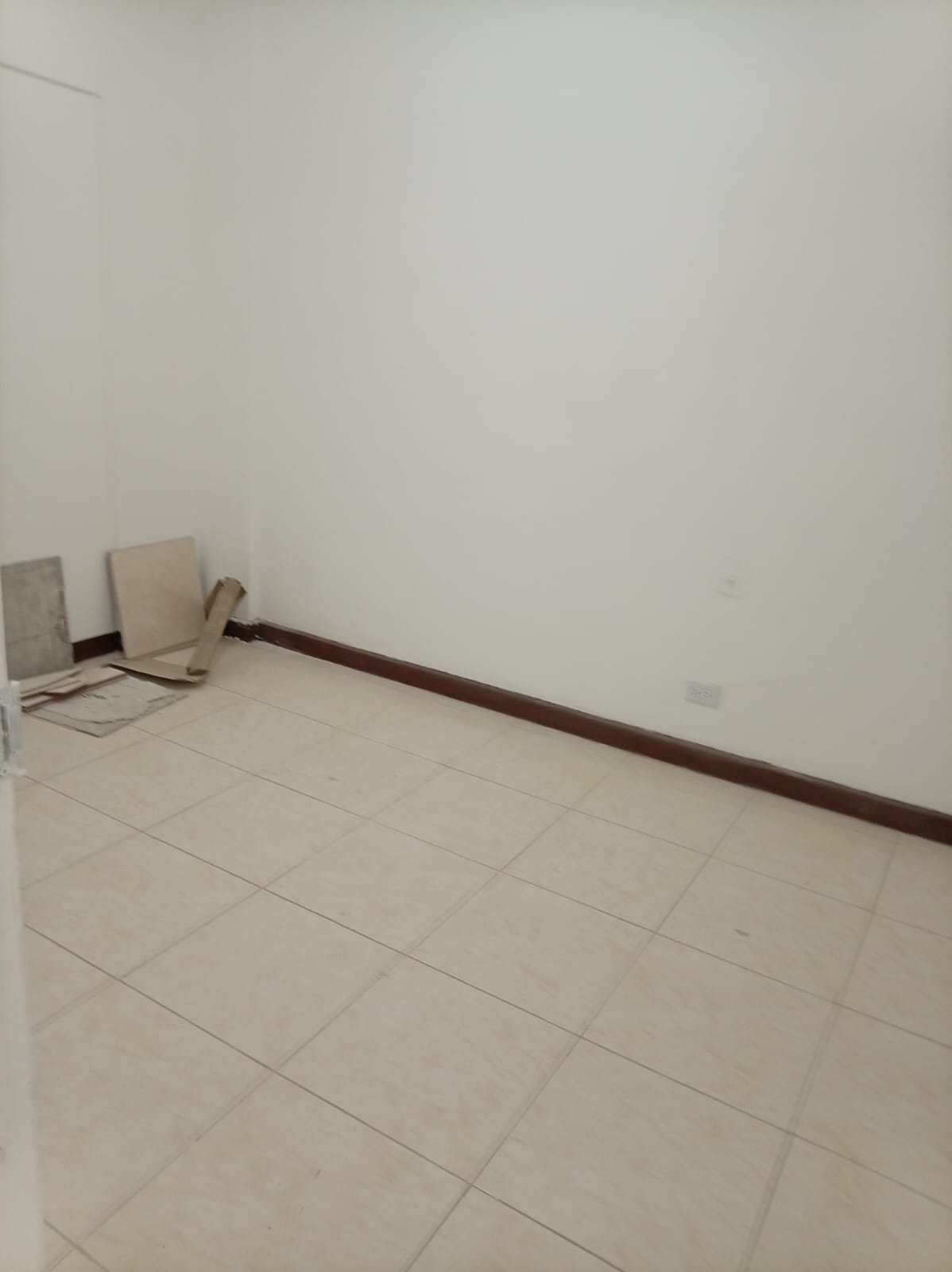 305073620260507104452 LOCAL EN EL CENTRO PARA LA RENTA