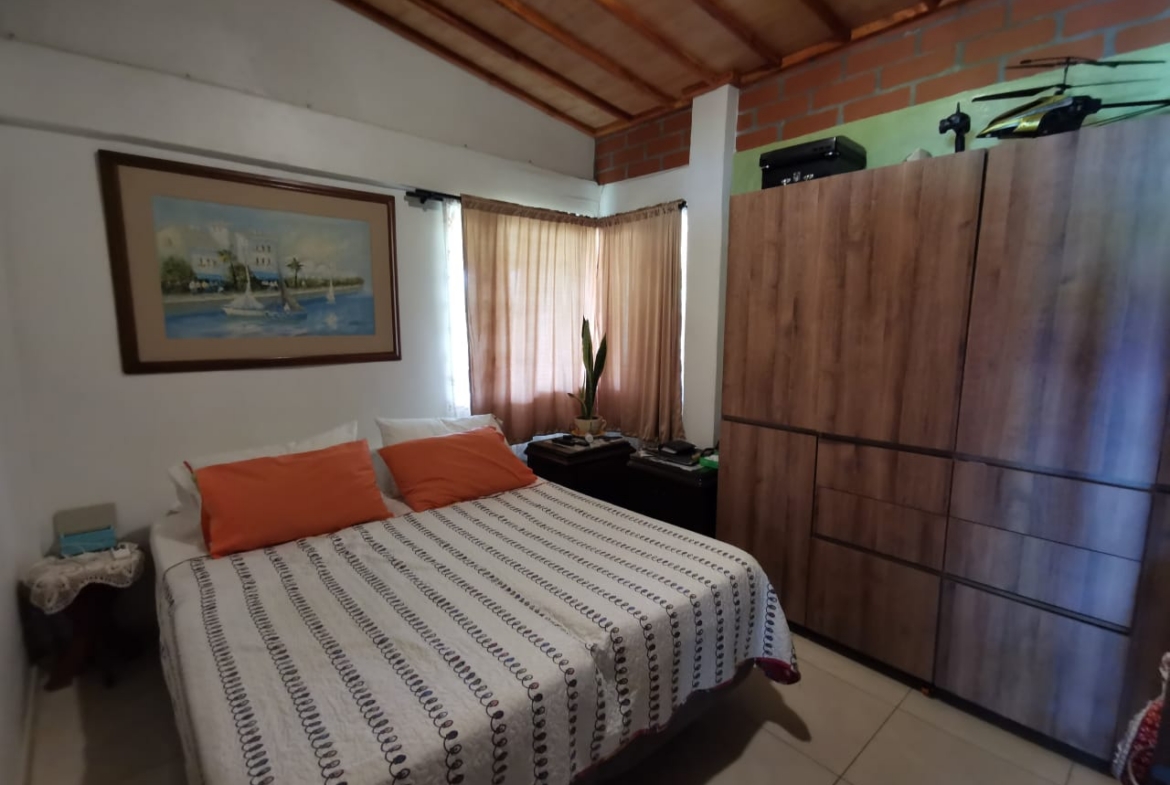 VENDO HERMOSA FINCA DE 10.000 M2 a 5 MIN DEL CRUCERO DE COMBIA