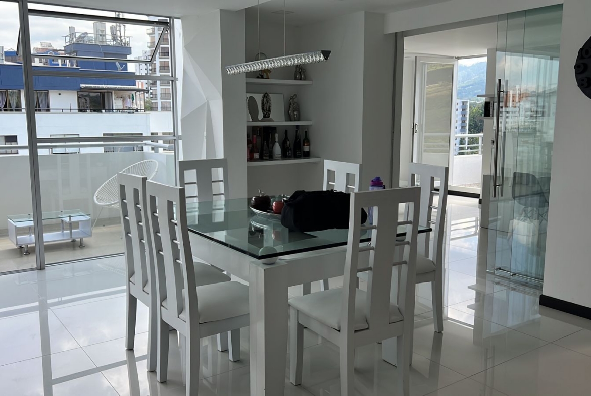VENDO PENT HOUSE DUPLEX EN EXCLUSIVO SECTOR DE PINARES