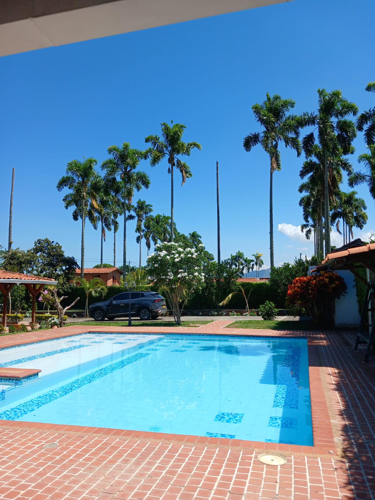 VENDO CASA CAMPESTRE VIA CERRITOS LA VIRGINIA