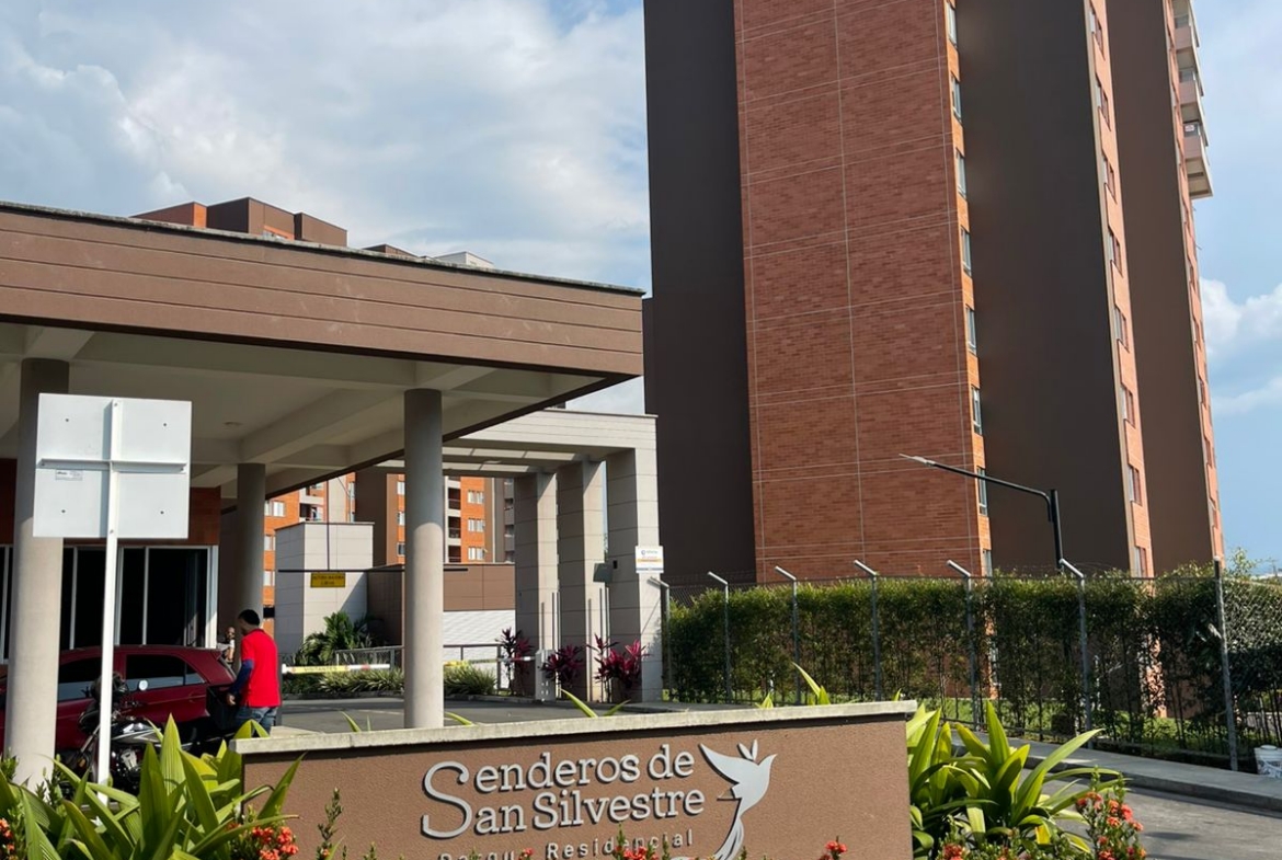 SE VENDE APARTAMENTO EN C.R SENDEROS DE SAN SILVESTRE