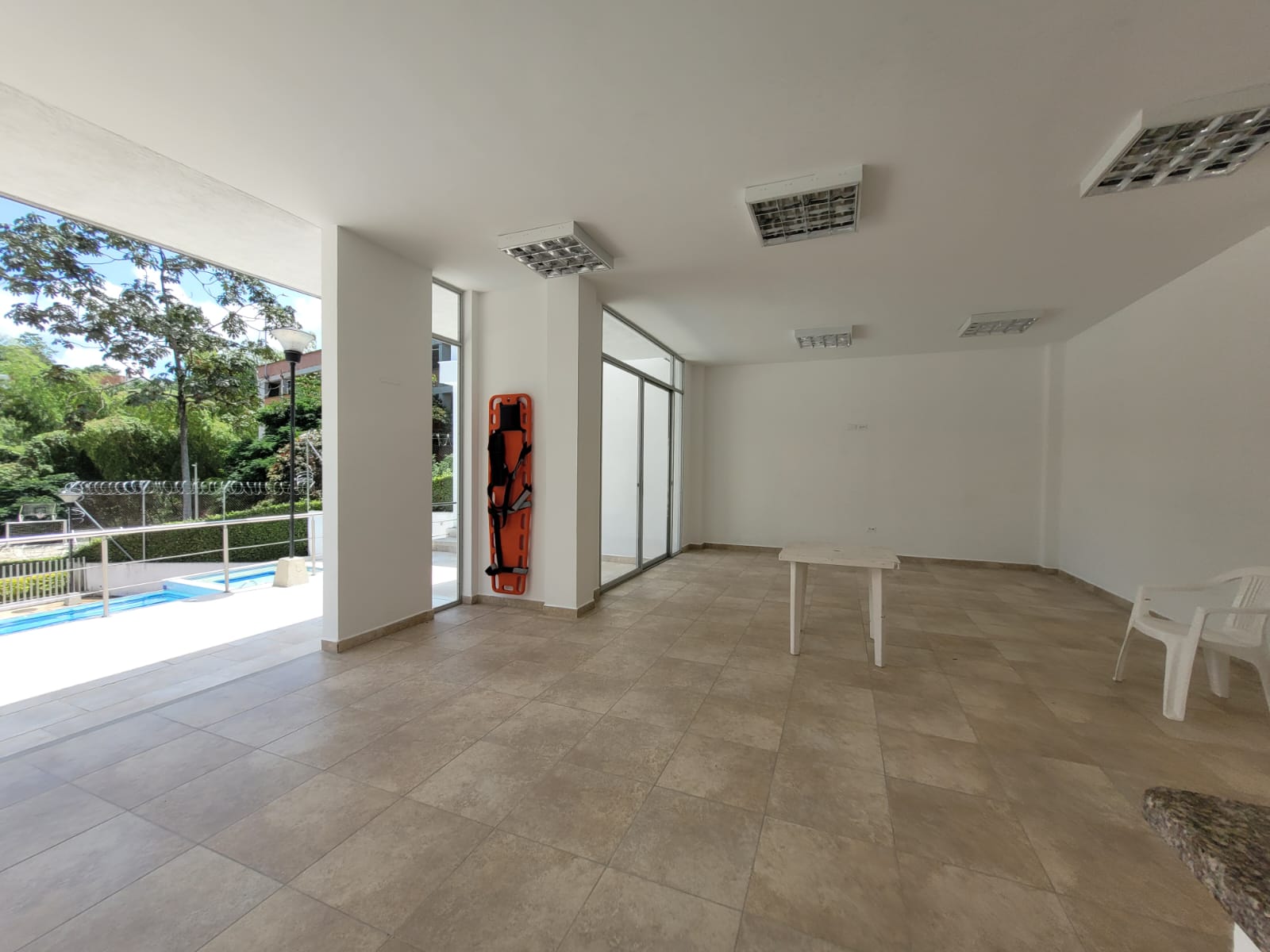 305073820260425052500 SE VENDE APARTAMENTO AV SUR, CORALES 3 ALCOBAS