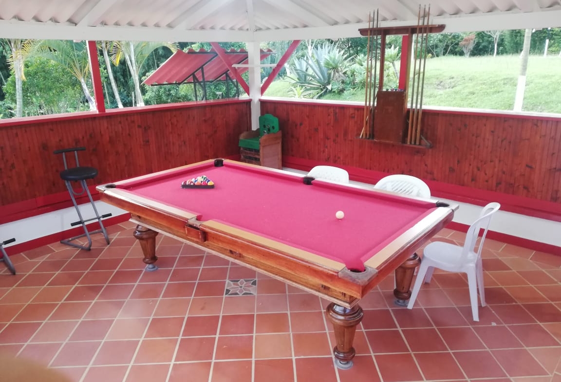 SE VENDE HERMOSA FINCA DE RECREO VIA A ARMENIA