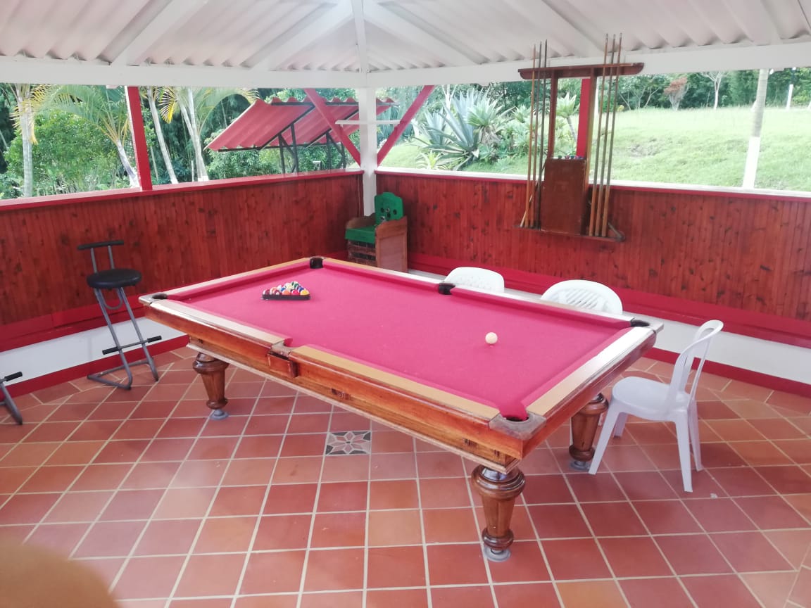 SE VENDE HERMOSA FINCA DE RECREO VIA A ARMENIA