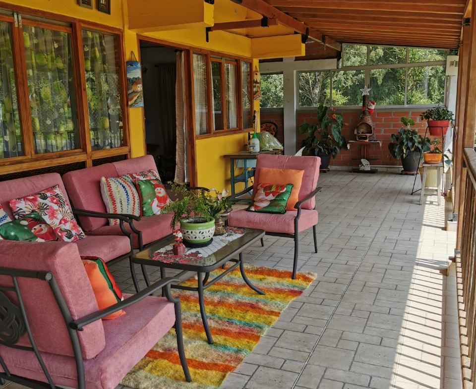 VENDO HERMOSA FINCA DE 10.000 M2 a 5 MIN DEL CRUCERO DE COMBIA