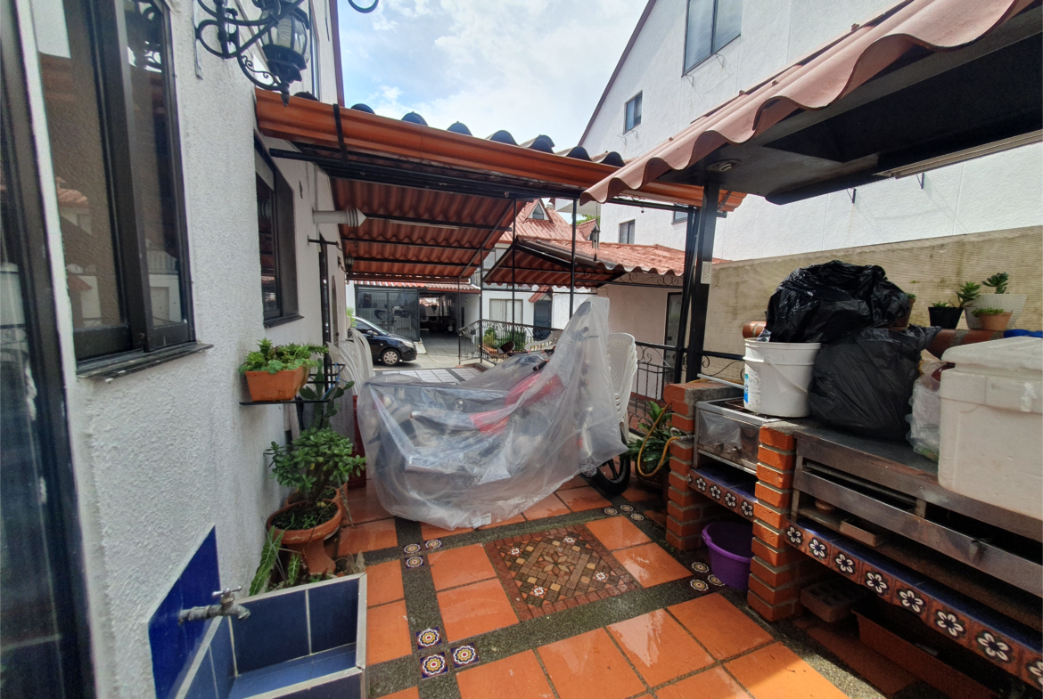CASA EN VENTA AVENIDA SUR SECTOR HOME CENTER