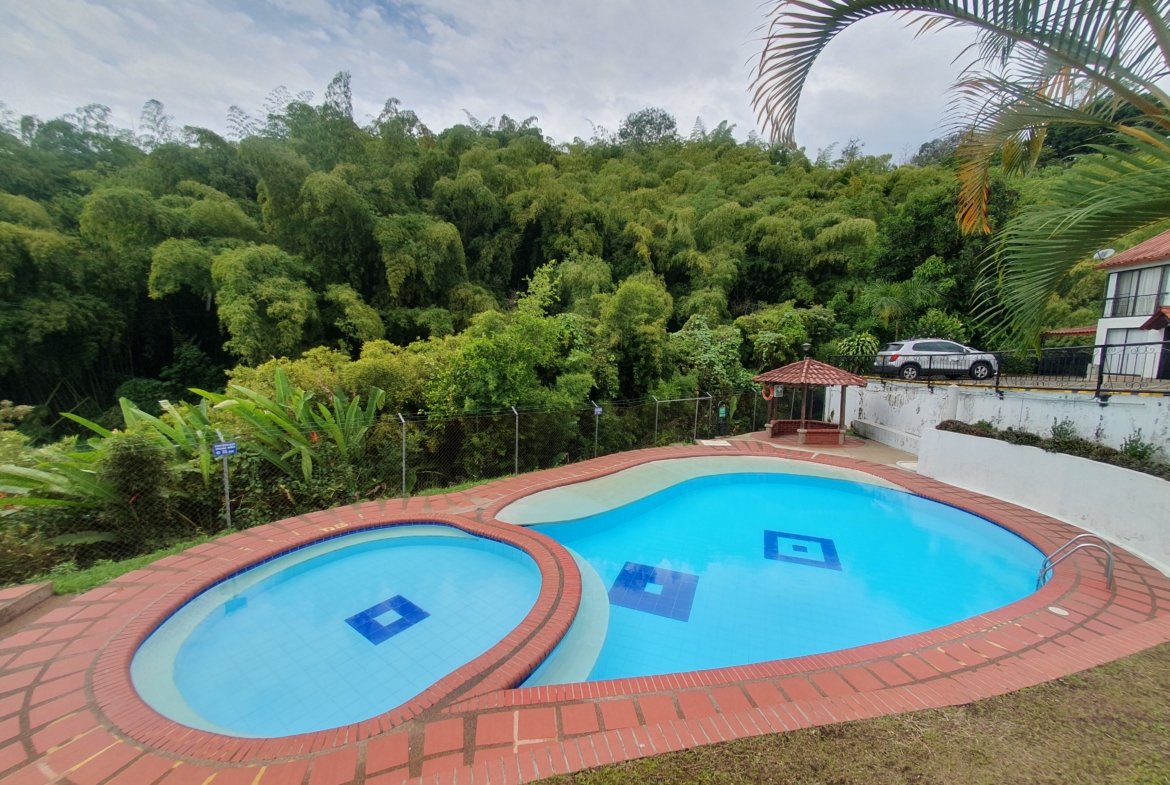 CASA EN VENTA AVENIDA SUR SECTOR HOME CENTER