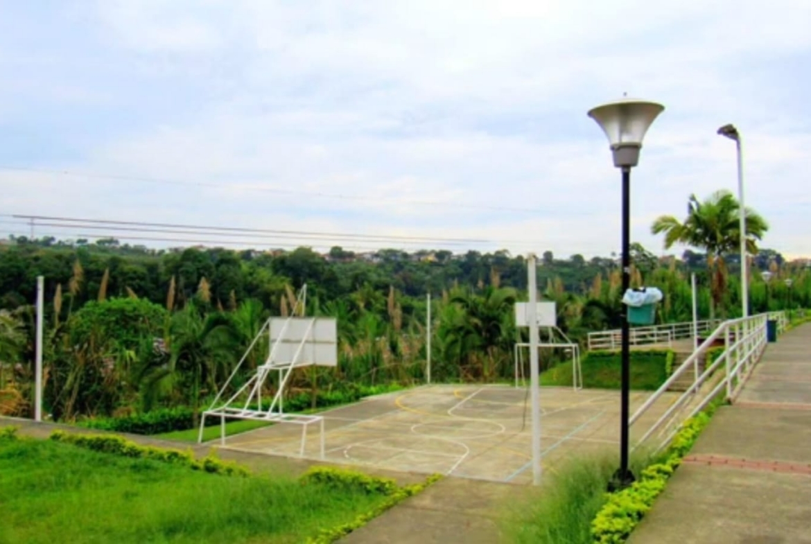 VENDO CASA EN AVENIDA SUR CONJUNTO CERRADO.